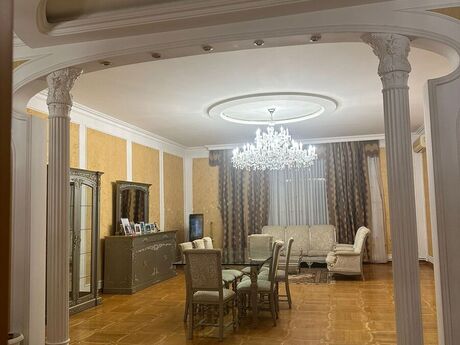 Elan №6070345 - Bakı, 28 May m., 4 otaqlı, 200 m², 9/12 mərtəbə