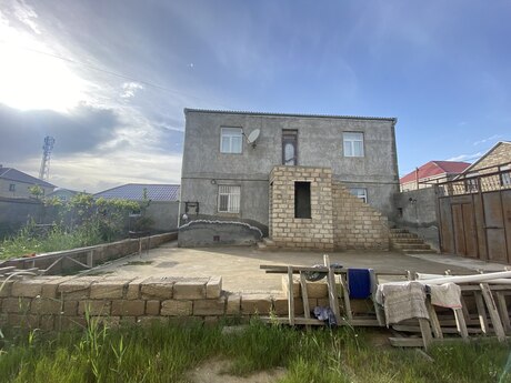 5 otaqlı həyət evi/bağ evi - Zığ q. - 200 m²