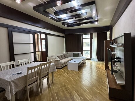 2 otaqlı yeni tikili - Şah İsmayıl Xətai m. - 92 m²