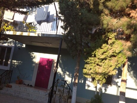 5 otaqlı həyət evi/bağ evi - Saray q. - 270 m²