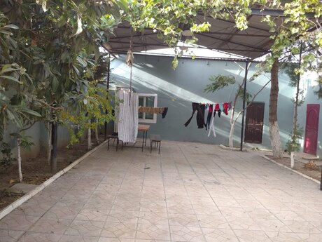 5 otaqlı həyət evi/bağ evi - Saray q. - 270 m²