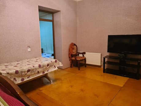 3 otaqlı həyət evi/bağ evi - 8 Noyabr m. - 80 m²