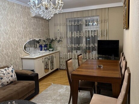 3 otaqlı köhnə tikili - 8 Noyabr m. - 87 m²