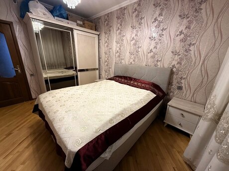 3 otaqlı köhnə tikili - 8 Noyabr m. - 87 m²