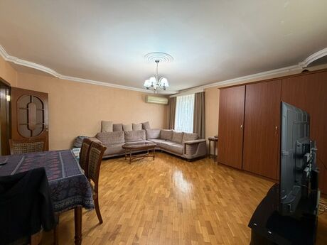 3 otaqlı köhnə tikili - 8 Noyabr m. - 97 m²
