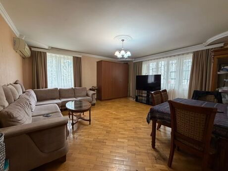 3 otaqlı köhnə tikili - 8 Noyabr m. - 97 m²