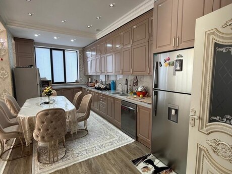 3-комн. новостройка - м. Нариман Нариманов - 146 м²