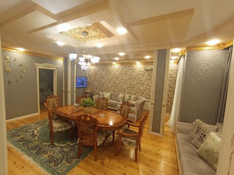 6 otaqlı həyət evi/bağ evi - Suraxanı r. - 240 m²
