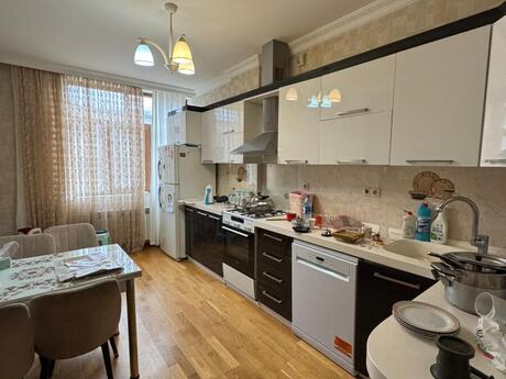 3 otaqlı yeni tikili - Memar Əcəmi m. - 125 m²