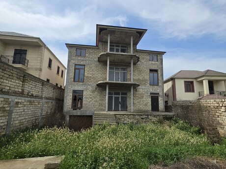 10 otaqlı həyət evi/bağ evi - Bakıxanov q. - 650 m²