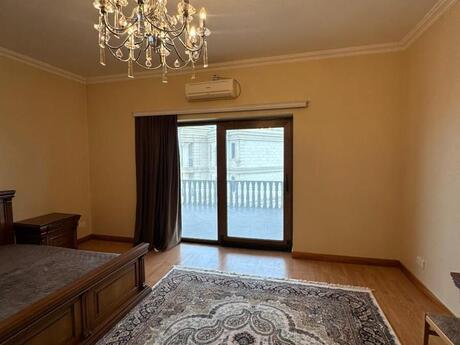 8 otaqlı həyət evi/bağ evi - Səbail r. - 500 m²