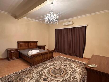 8 otaqlı həyət evi/bağ evi - Səbail r. - 500 m²