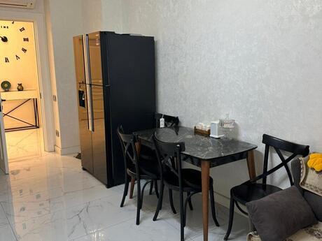 4 otaqlı yeni tikili - Şah İsmayıl Xətai m. - 145 m²