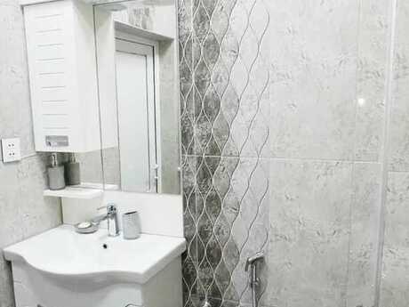 İçəri Şəhərdə 2 otaqlı yeni tikili mənzil kirayə verilir, 56 m², 1 000 AZN/ay, şəkil 5 / 12