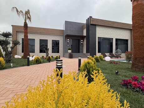 5 otaqlı həyət evi/bağ evi - Mərdəkan q. - 200 m²
