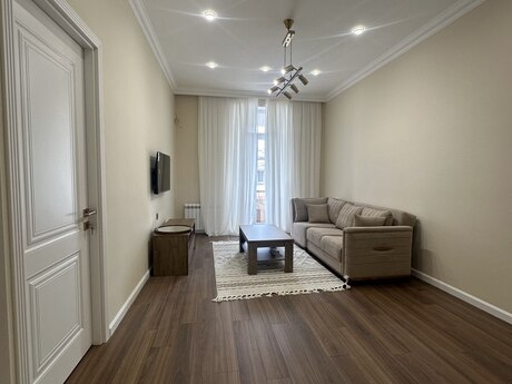 2 otaqlı köhnə tikili - Elmlər Akademiyası m. - 65 m²