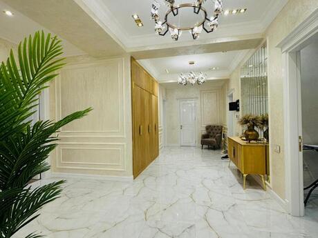 4-room apartment, 207 m², Şah İsmayıl Xətai: 725 000 ₼ 2