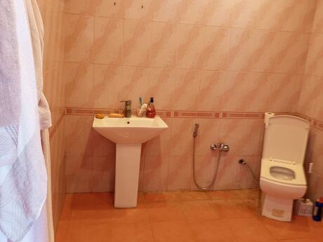6 otaqlı həyət evi/bağ evi - Biləcəri q. - 200 m²
