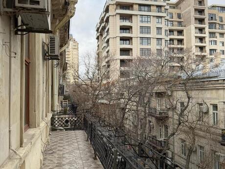 3 otaqlı köhnə tikili - Sahil m. - 105 m²