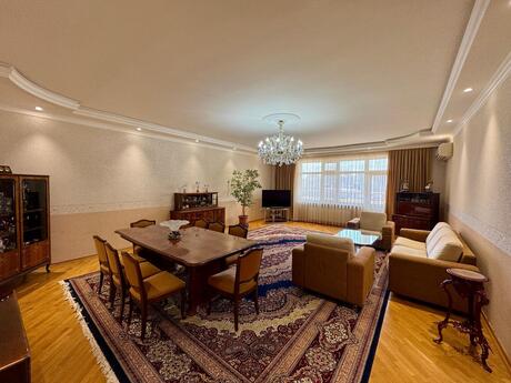 4 otaqlı yeni tikili - Nizami m. - 200 m²