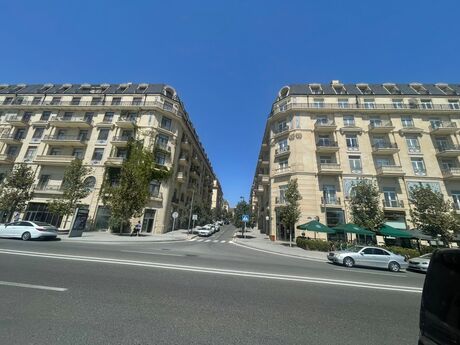 4 otaqlı yeni tikili - Ağ şəhər q. - 180 m²