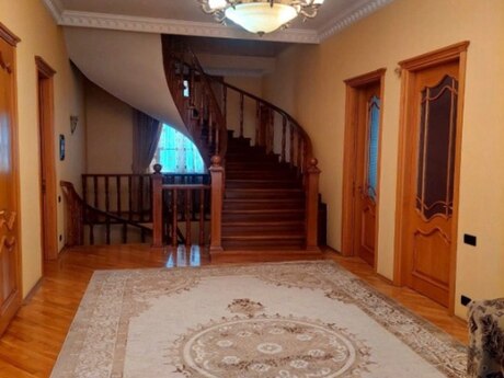 5 otaqlı həyət evi/bağ evi - Nəsimi m. - 300 m²