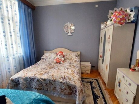 5 otaqlı həyət evi/bağ evi - Nəsimi m. - 300 m²