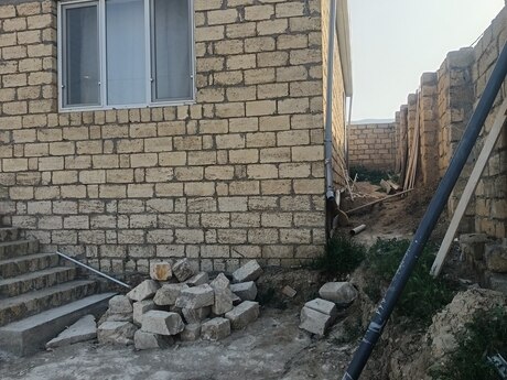 5 otaqlı həyət evi/bağ evi - Qobu q. - 120 m²