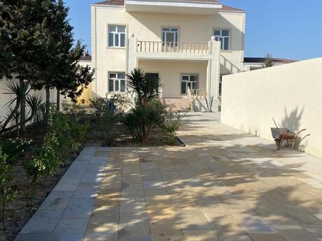 5 otaqlı həyət evi/bağ evi - Şüvəlan q. - 240 m²