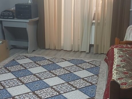 4 otaqlı köhnə tikili - 9-cu mikrorayon q. - 100 m²