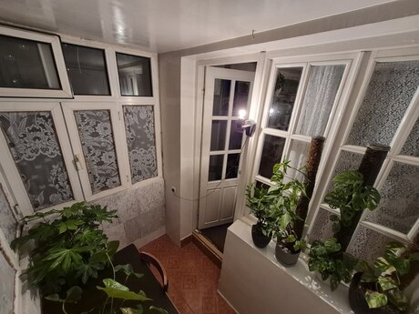1 otaqlı köhnə tikili - İnşaatçılar m. - 36 m²