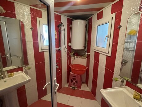 4 otaqlı həyət evi/bağ evi - Novxanı q. - 90 m²