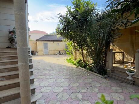9 otaqlı həyət evi/bağ evi - Nəsimi m. - 350 m²