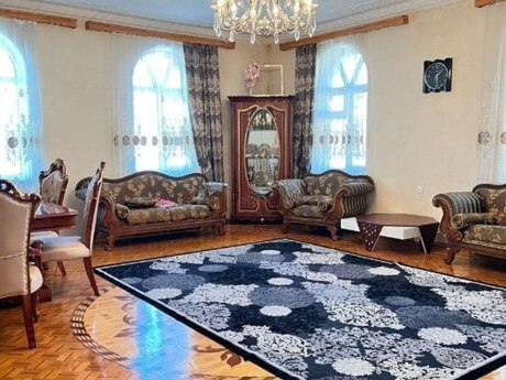 9 otaqlı həyət evi/bağ evi - Nəsimi m. - 350 m²