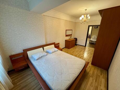 3-комн. вторичка - м. Ичеришехер - 100 м²