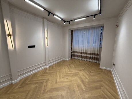 2 otaqlı köhnə tikili - 8 Noyabr m. - 50 m²