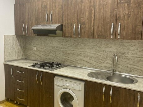 3 otaqlı həyət evi/bağ evi - Əhmədli q. - 80 m²