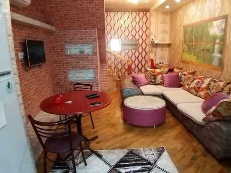 3 otaqlı köhnə tikili - Sahil m. - 70 m²