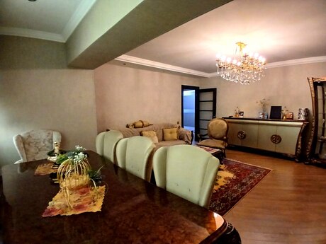 4 otaqlı köhnə tikili - Qara Qarayev m. - 100 m²