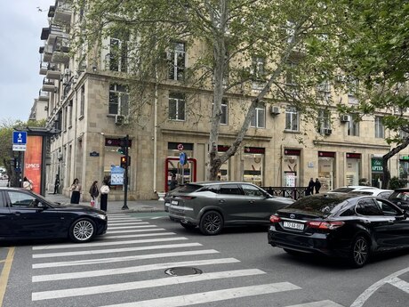 Elan №6071252 - Bakı, 28 May m., 3 otaqlı, 85 m², 2/5 mərtəbə