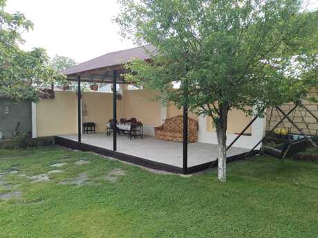 2 otaqlı həyət evi/bağ evi - Qəbələ - 85 m²