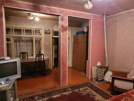 3 otaqlı həyət evi/bağ evi - İnşaatçılar m. - 109 m²