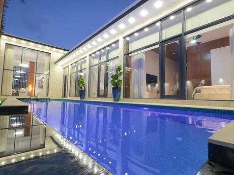 4 otaqlı həyət evi/bağ evi - Mərdəkan q. - 300 m²