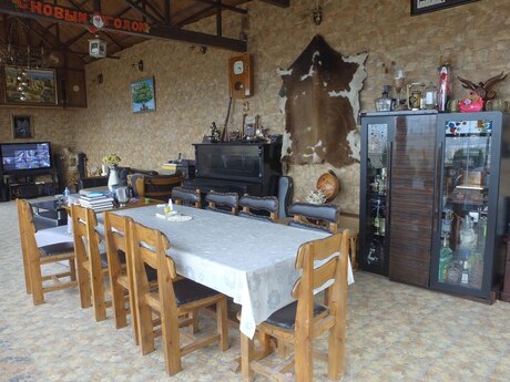 10 otaqlı həyət evi/bağ evi - Qaraçuxur q. - 300 m²