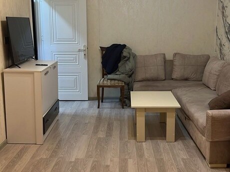 2 otaqlı köhnə tikili - Memar Əcəmi m. - 35 m²
