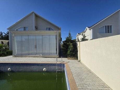 5 otaqlı həyət evi/bağ evi - Şüvəlan q. - 250 m²