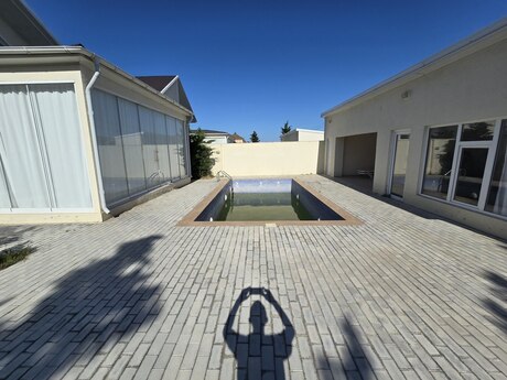 5 otaqlı həyət evi/bağ evi - Şüvəlan q. - 250 m²