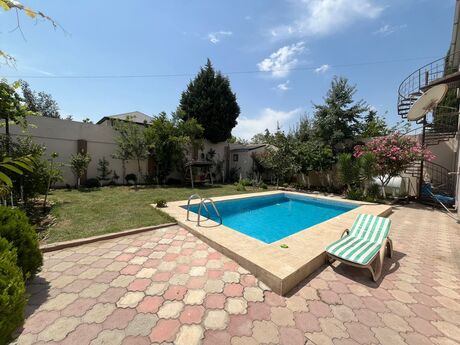 4 otaqlı həyət evi/bağ evi - Novxanı q. - 220 m²