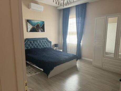 4 otaqlı həyət evi/bağ evi - Şüvəlan q. - 200 m²