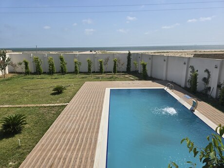 4 otaqlı həyət evi/bağ evi - Türkan q. - 220 m²